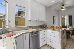 972 Sapphire St, Pacific Beach, CA 92109 - Photo 11