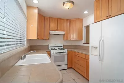  2028 Thomas Ave, San Diego, CA 92109 - Photo 13