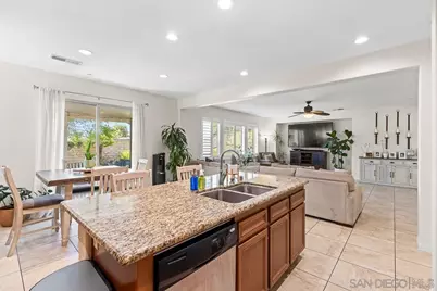  705 Sungold Way, Escondido, CA 92027 - Photo 11