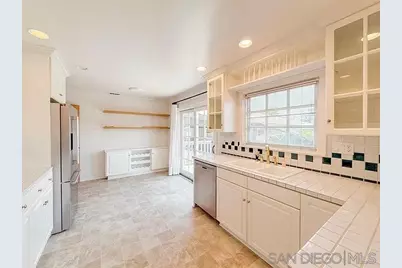  323 Hill Dr, Vista, CA 92083 - Photo 19