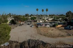 811 S 32nd St, San Diego, CA 92113 - Photo 3