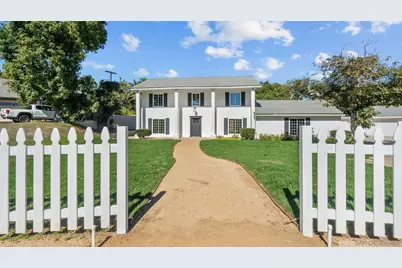  402 Parkwood Ln, Encinitas, CA 92024 - Photo 1