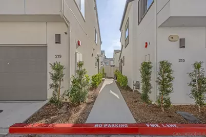  219 Canopy Trails Pl, Fallbrook, CA 92028 - Photo 11