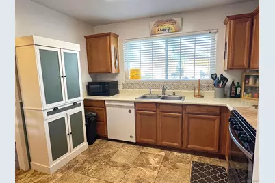  1117 Kings Rd, Escondido, CA 92027 - Photo 3