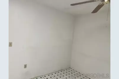  904 Salvador Guilin St, Calexico, CA 92231 - Photo 7