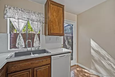  606 S Mollison Ave #A, El Cajon, CA 92020 - Photo 11