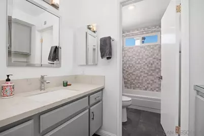  6429 La Vanco Ct, Carlsbad, CA 92009 - Photo 17