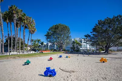  1221 Parker Pl #15, San Diego, CA 92109 - Photo 43