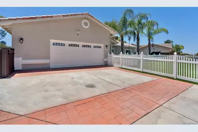  401 S Vine St, Escondido, CA 92025 - Photo 5