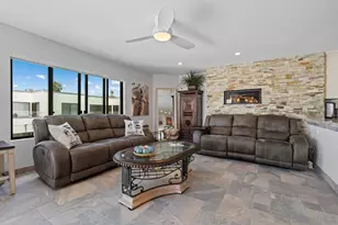 100 Coast, La Jolla, CA 92037 - Photo 17