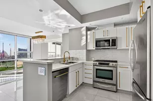 321 Tenth Ave, San Diego, CA 92101 - Photo 1