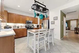 465 Ashbourne Gln, Escondido, CA 92027 - Photo 5