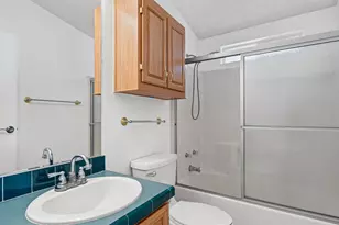 6460 Convoy Ct, San Diego, CA 92117 - Photo 17