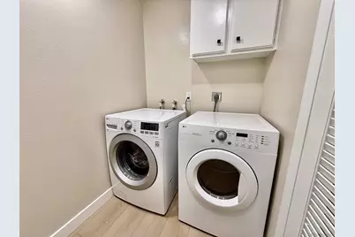  370 Rosecrans St #302, San Diego, CA 92106 - Photo 17