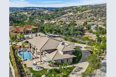  836 Camelot Pkwy, El Cajon, CA 92019 - Photo 11