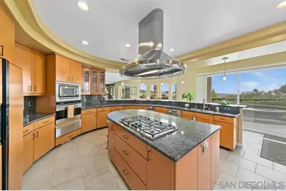  836 Camelot Pkwy, El Cajon, CA 92019 - Photo 19