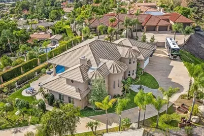  836 Camelot Pkwy, El Cajon, CA 92019 - Photo 1