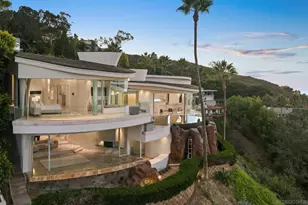 7455 Hillside Dr, La Jolla, CA 92037 - Photo 23