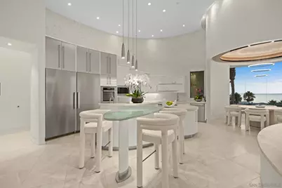  7455 Hillside Dr, La Jolla, CA 92037 - Photo 11