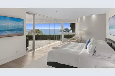  7455 Hillside Dr, La Jolla, CA 92037 - Photo 33