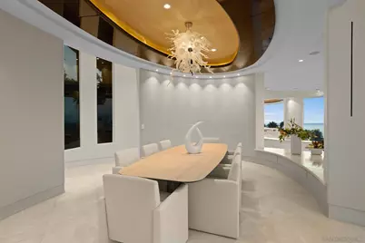  7455 Hillside Dr, La Jolla, CA 92037 - Photo 9