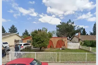  555 N Chestnut Ave, Rialto, CA 92376 - Photo 1