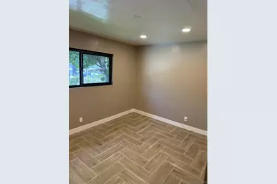  519 Camelot Drive, Oceanside, CA 92054 - Photo 17