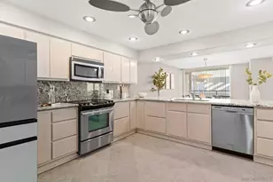 2552 Navarra Dr, Carlsbad, CA 92009 - Photo 11