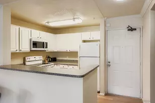 8889 Caminito Plaza Centro, San Diego, CA 92122 - Photo 9