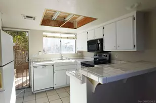 9034 Kenwood Dr, Spring Valley, CA 91977 - Photo 7