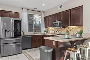 29610 Gracilior Dr, Escondido, CA 92026 - Photo 11