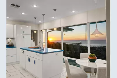  6424 El Camino Del Teatro, La Jolla, CA 92037 - Photo 11
