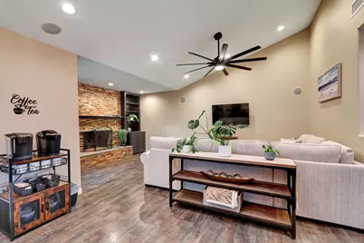  2002 Mendocino Blvd, San Diego, CA 92107 - Photo 17