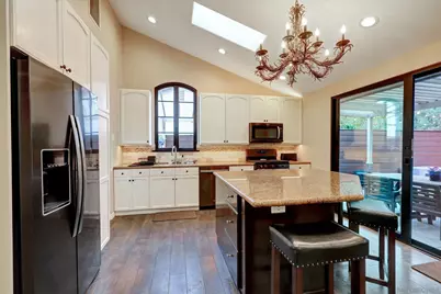  2002 Mendocino Blvd, San Diego, CA 92107 - Photo 13