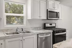 22899 Byron Rd, Crestline, CA 92325 - Photo 11