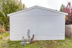 22899 Byron Rd, Crestline, CA 92325 - Photo 27