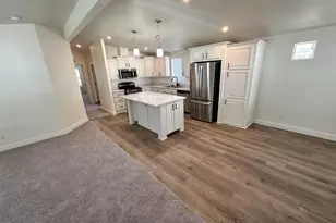 22899 Byron Rd, Crestline, CA 92325 - Photo 3