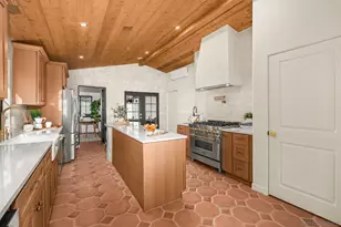 1566 Evergreen St, San Diego, CA 92106 - Photo 9