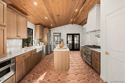  1566 Evergreen St, San Diego, CA 92106 - Photo 5