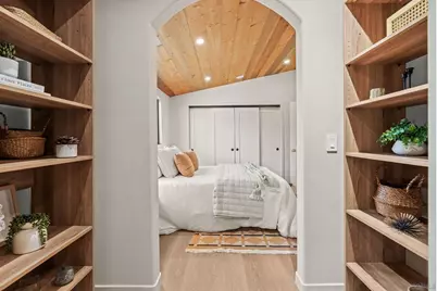  1566 Evergreen St, San Diego, CA 92106 - Photo 21