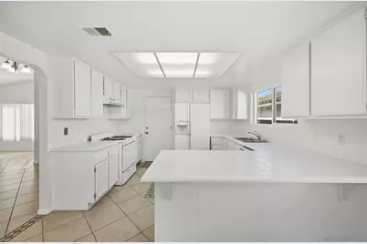  242 Manzanita Dr, Oceanside, CA 92057 - Photo 15