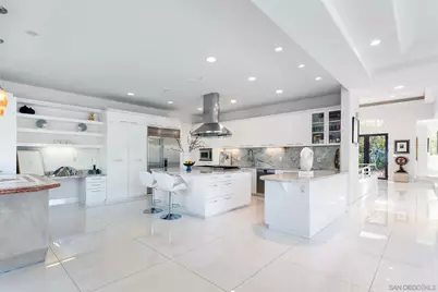  6617 Muirlands Dr, La Jolla, CA 92037 - Photo 25