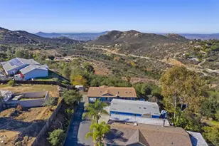 300 Thornton Dr, El Cajon, CA 92021 - Photo 11