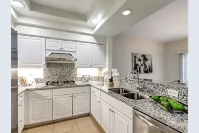  8641 Via Mallorca #F, La Jolla, CA 92037 - Photo 11