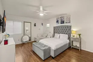 406-408 & 408B E Ave, Coronado, CA 92118 - Photo 11