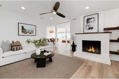  1129 Bonita Dr, Encinitas, CA 92024 - Photo 3