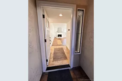  911 Caminito Madrigal #E, Carlsbad, CA 92011 - Photo 5