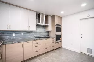 4718 Amberwood Ct, Carlsbad, CA 92008 - Photo 5