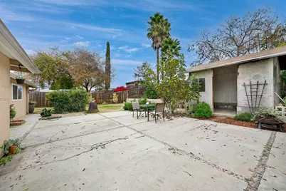  714 Begonia St, Escondido, CA 92027 - Photo 23