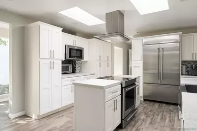  7026 Estrella De Mar Rd, Carlsbad, CA 92009 - Photo 9